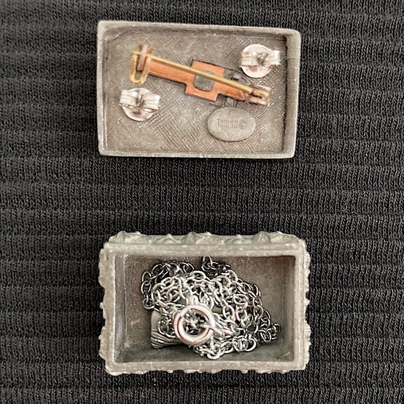 Vintage Torino Handcrafted Pewter Unicorn Box Pin Earrings Necklace Made in USA - Picture 3 of 9